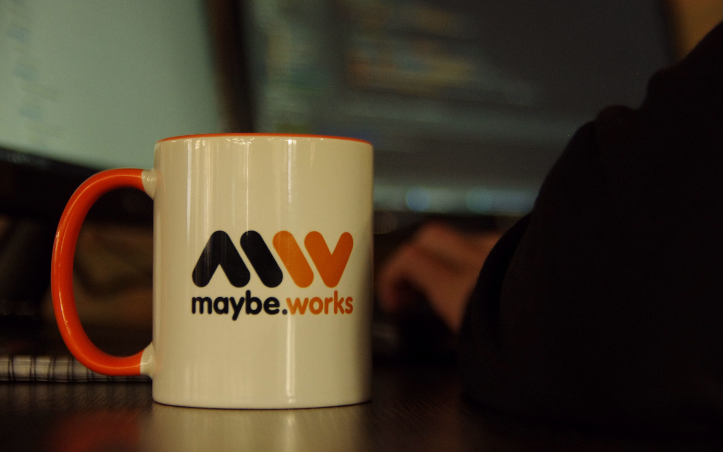 MaybeWorks — вакансия в Trainee JavaScript Developer
