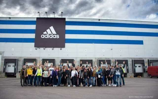 EuropeService — вакансия в Сборщик заказов на склад одежды Adidas в Варшаве: фото 4